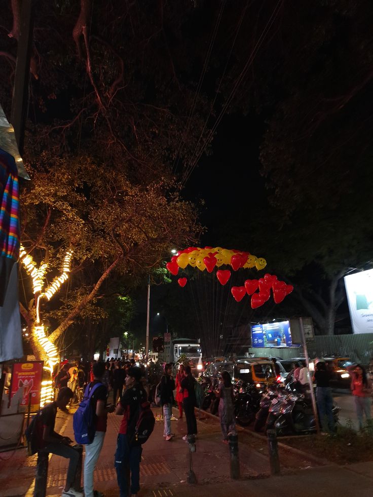 Why FC Road Pune is the Ultimate Hub for Food, Fun & Fashion (Unmissable 2025 Guide!)